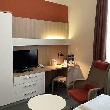 Gaestehaus Am Ukb Berlin Bagian luar foto